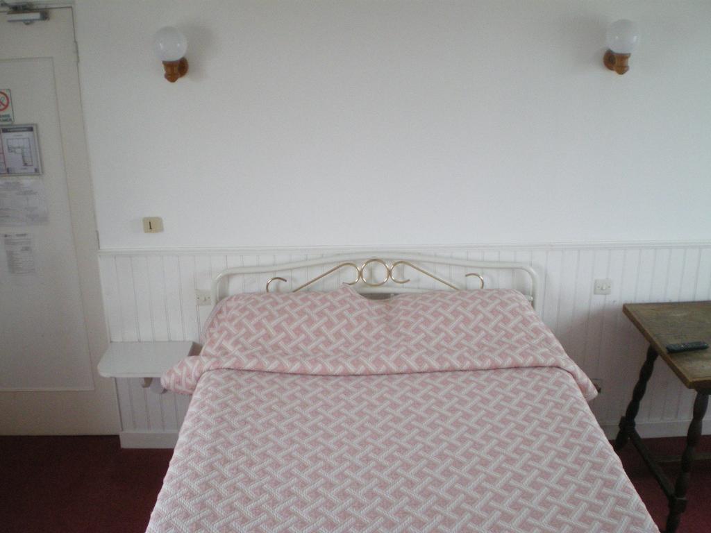 Hotel La Jetee Sud Ла-Рошель Номер фото